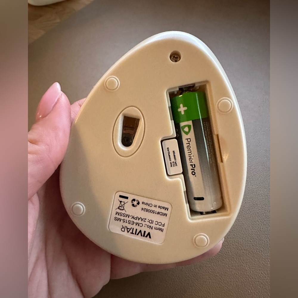 Cream Wireless Mouse - Picture 3 of 4